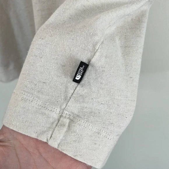 The North Face T-Shirt - Picture 4 of 5